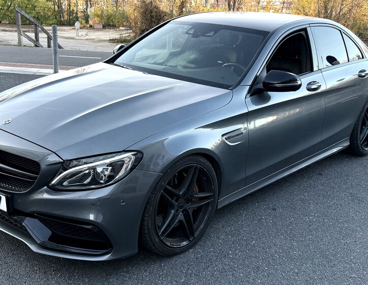 Mercedes-Benz Třídy C Sedan 4,0 l 350 kw