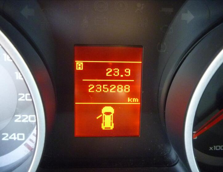 Citroën C-Crosser 17