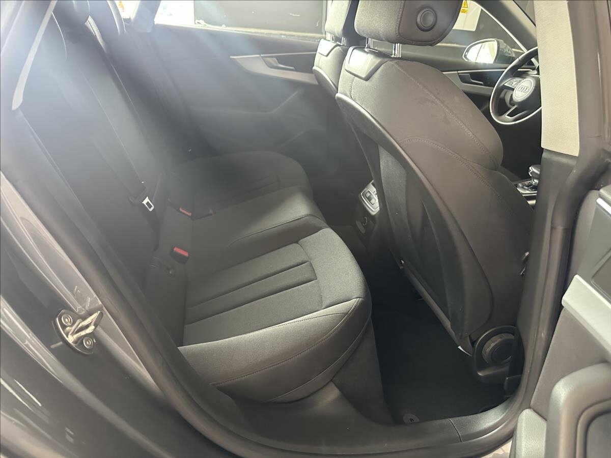 Audi A5 Sedan / Limuzína 2,0 l 140 kw