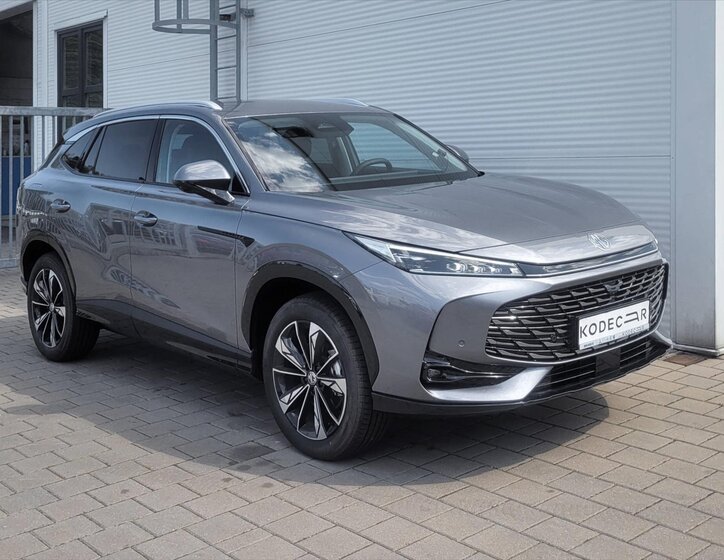 MG HS SUV / Terénní 1,5 l 125 kw