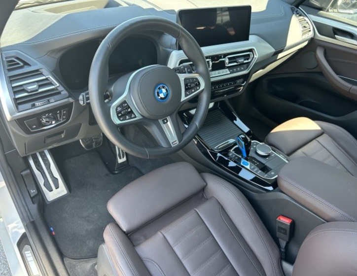 BMW iX3 15
