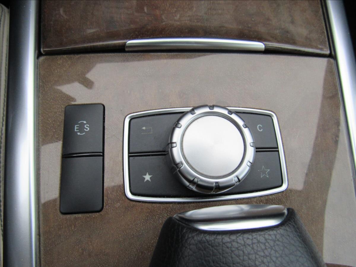 Mercedes-Benz Třídy E Sedan / Limuzína 3,0 l 190 kw
