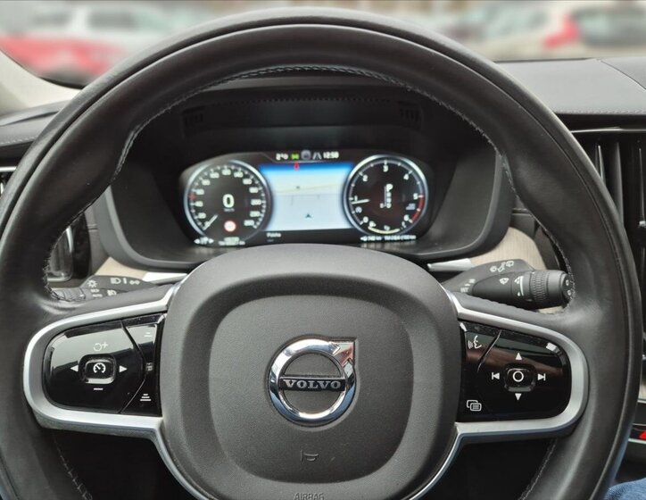 Volvo XC60 SUV / Terénní 2,0 l 177 kw