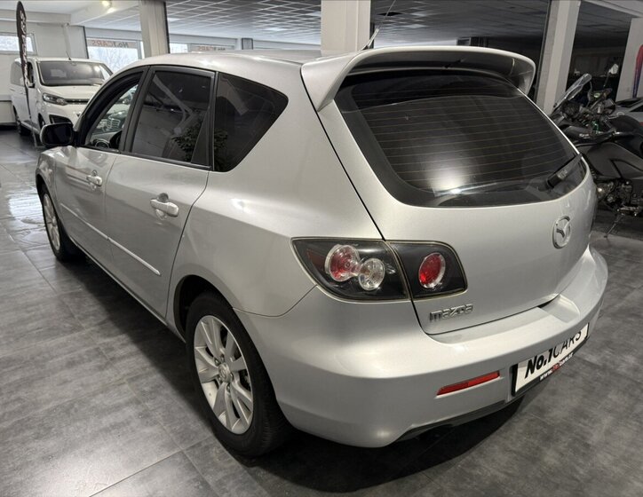 Mazda 3 4