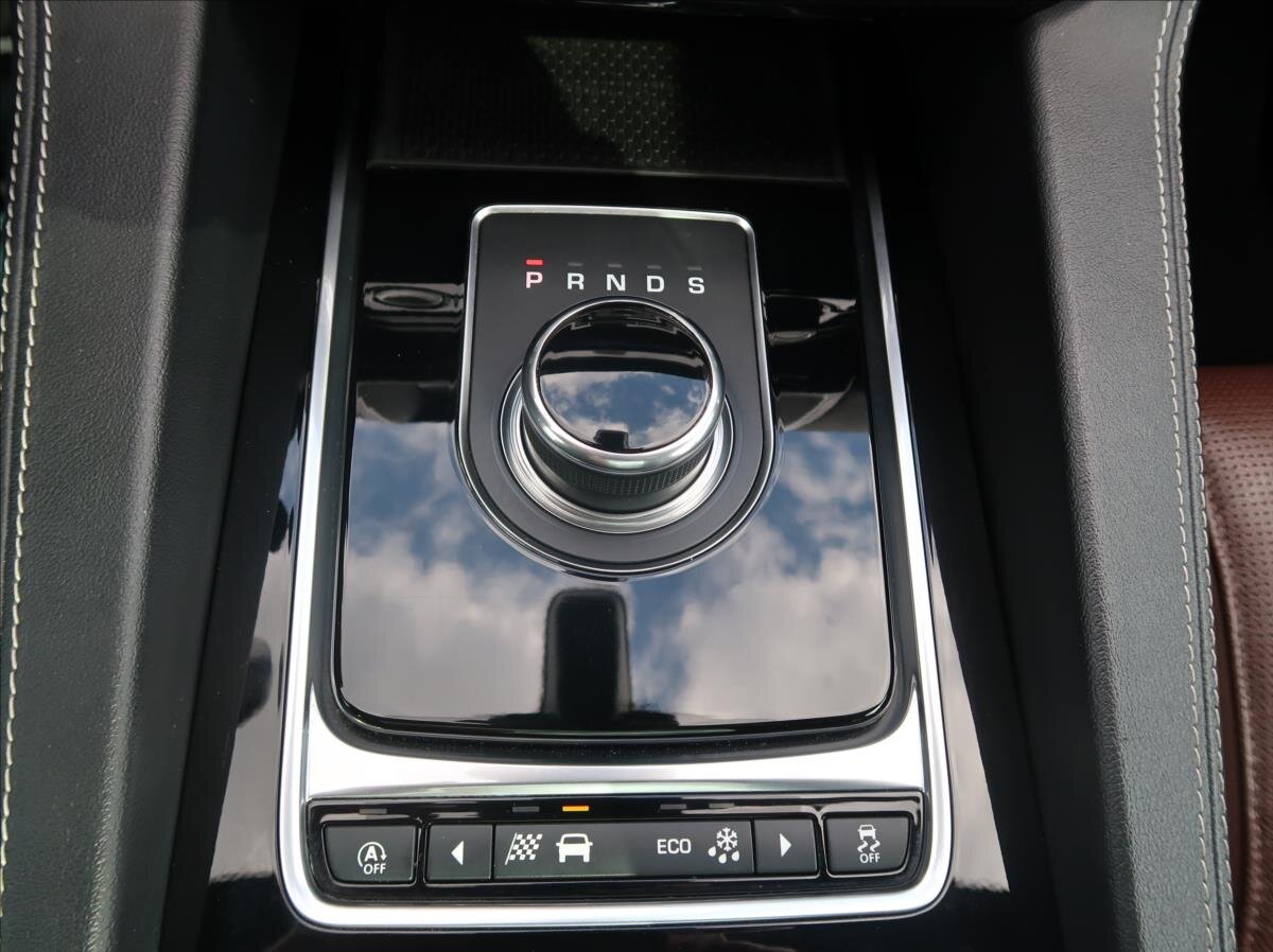 Jaguar F-Pace SUV / Terénní 3,0 l 280 kw