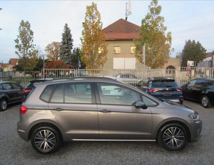 Volkswagen Golf Sportsvan Hatchback 1,6 l 81 kw