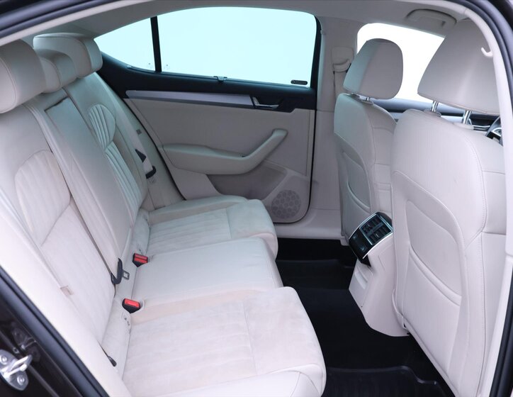 Škoda Superb Liftback 2,0 l 162 kw