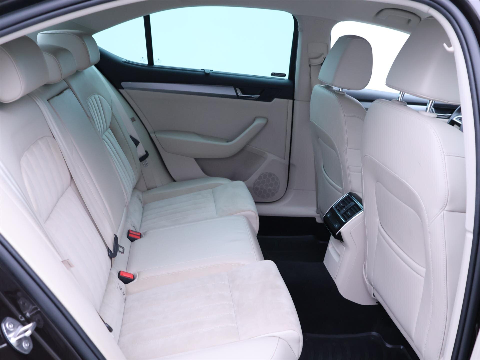 Škoda Superb Liftback 2,0 l 162 kw