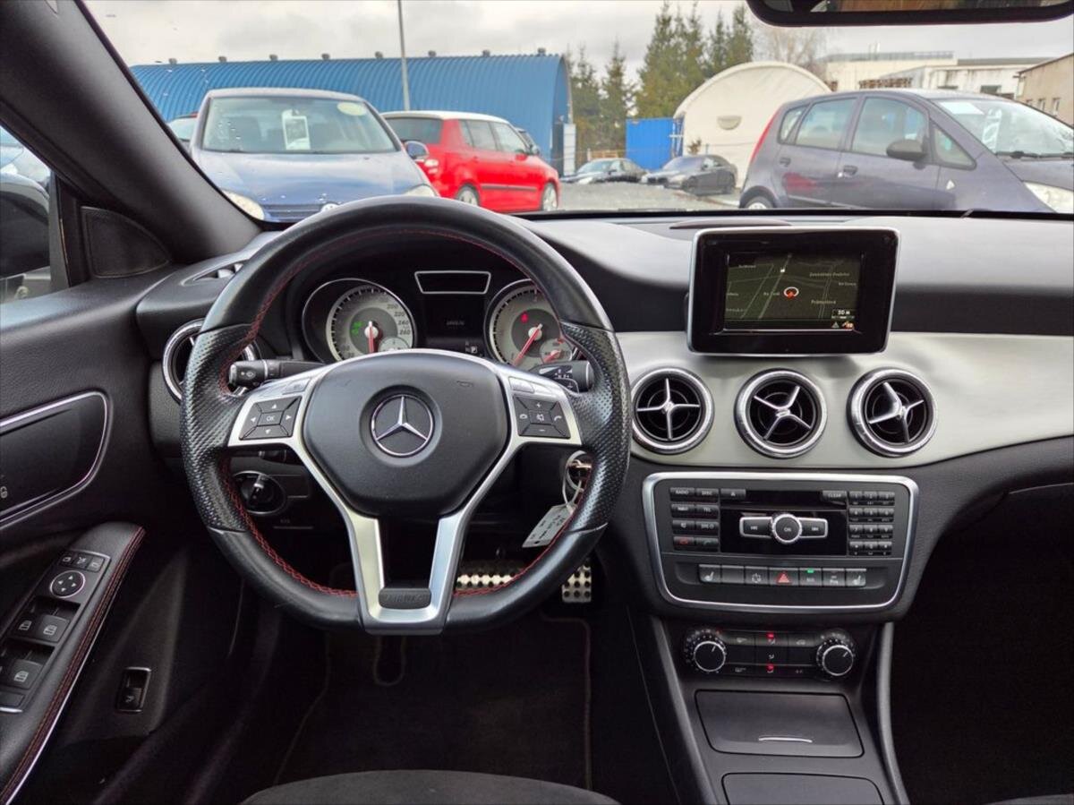 Mercedes-Benz CLA Sedan / Limuzína 1,8 l 100 kw