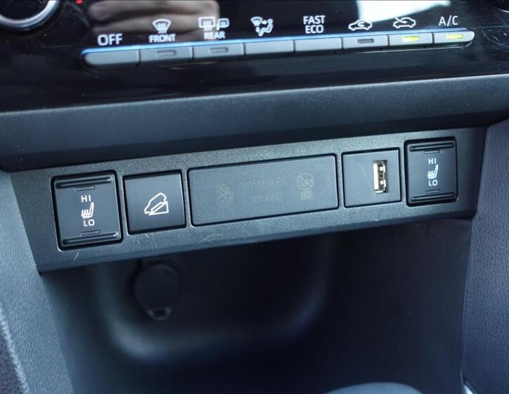 Toyota Yaris Cross 23