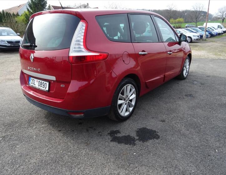 Renault Grand Scénic 8