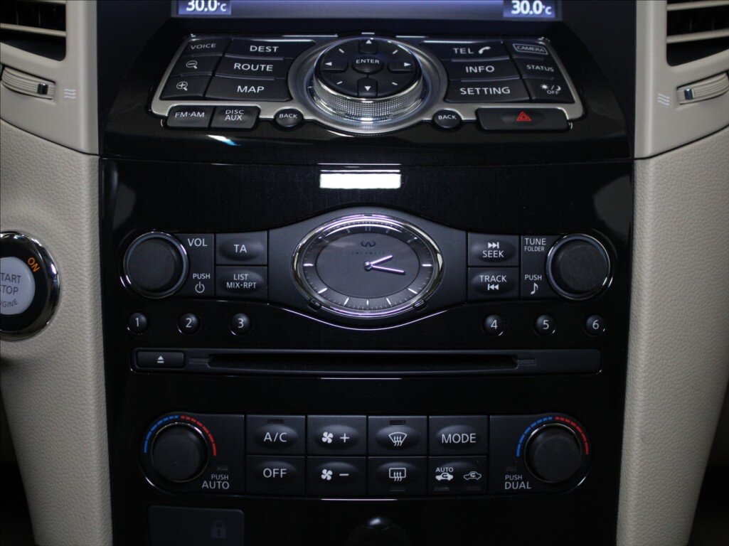 Infiniti QX70 SUV / Terénní 3,0 l 175 kw