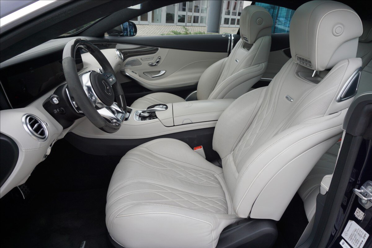 Mercedes-Benz Třídy S Kupé 4,0 l 450 kw