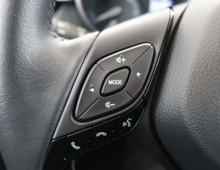 Toyota C-HR SUV 1,8 l 72 kw