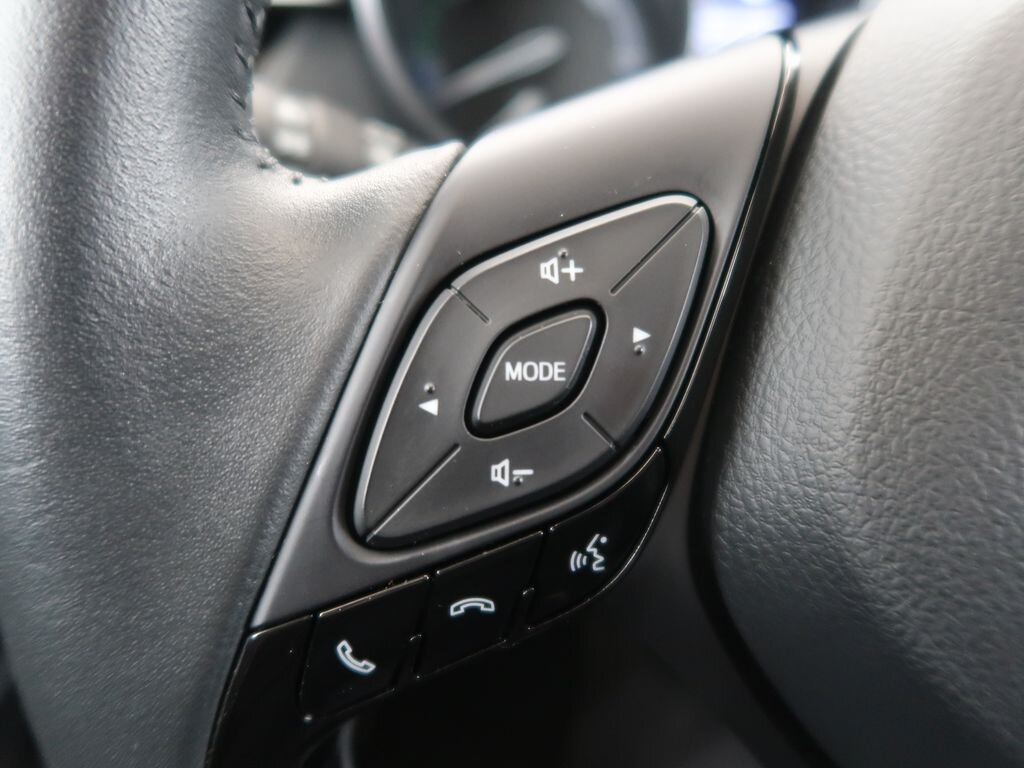 Toyota C-HR SUV 1,8 l 72 kw