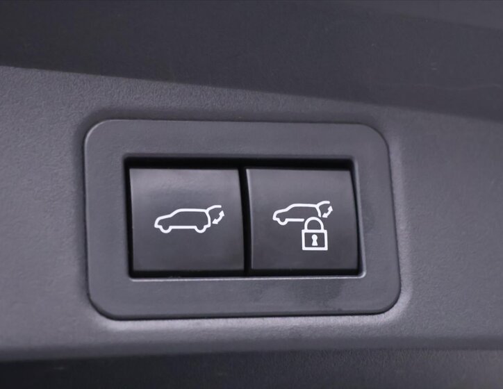 Toyota Corolla Kombi 2,0 l 112 kw