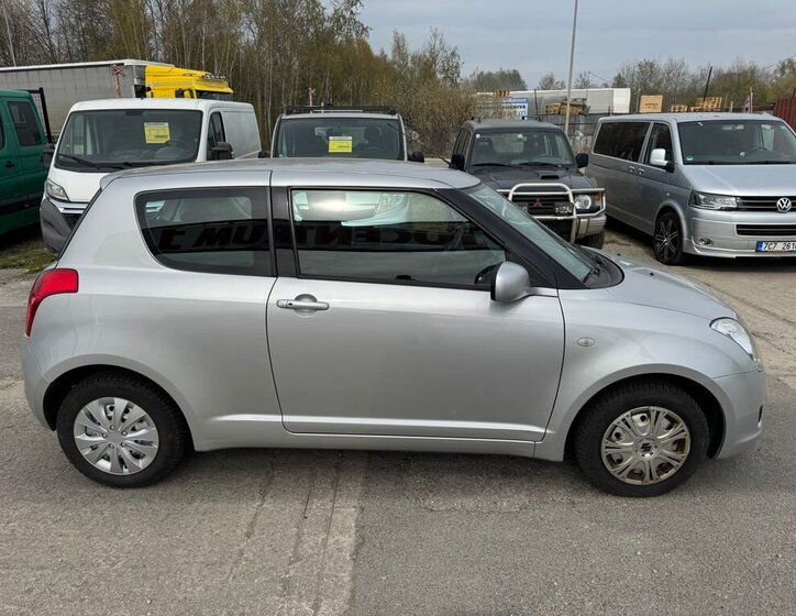 Suzuki Swift Hatchback 1,3 l 67 kw
