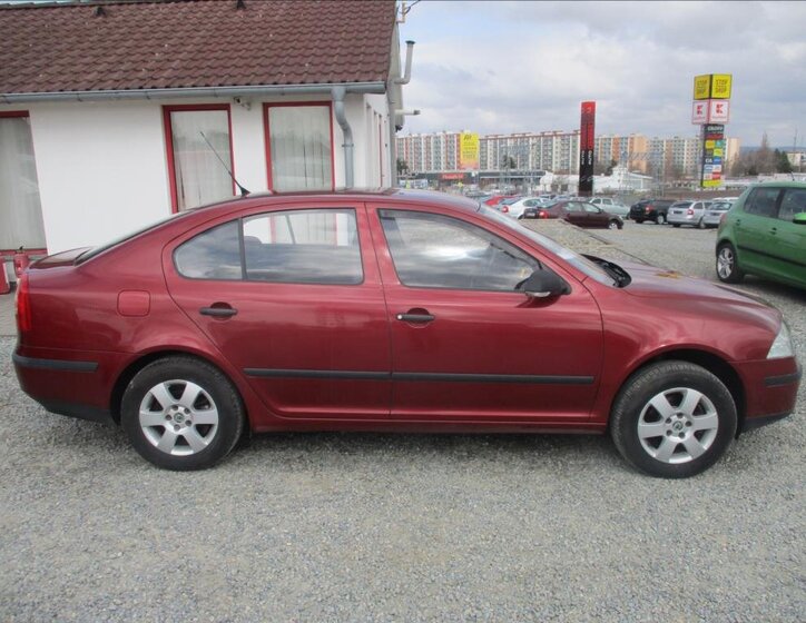 Škoda Octavia Sedan / Limuzína 1,6 l 75 kw