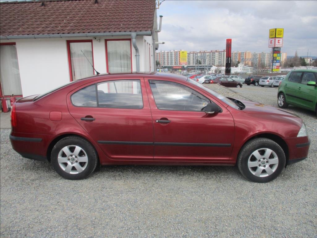 Škoda Octavia Sedan / Limuzína 1,6 l 75 kw