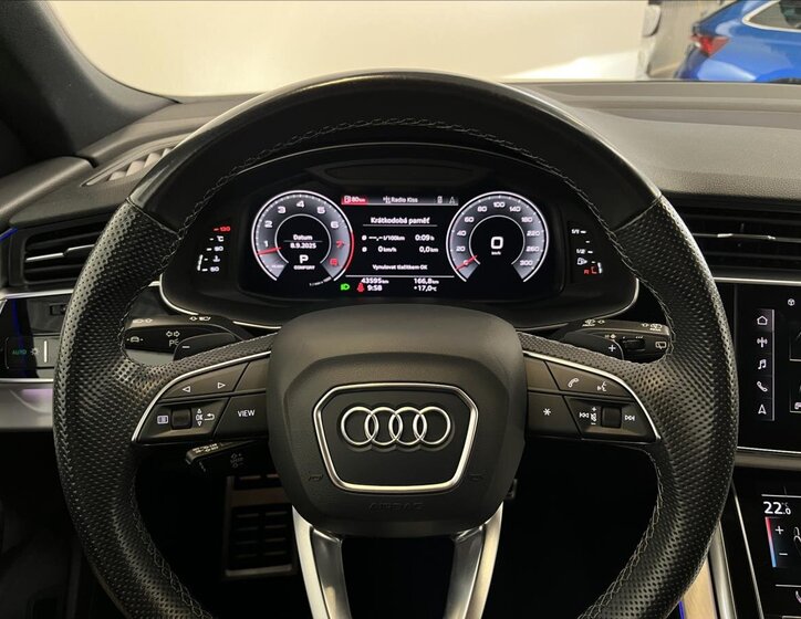 Audi Q8 16