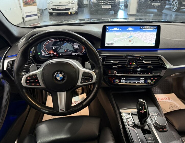 BMW Řada 5 Kombi 3,0 l 210 kw