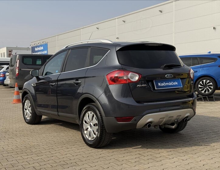 Ford Kuga SUV / Terénní 2,0 l 100 kw