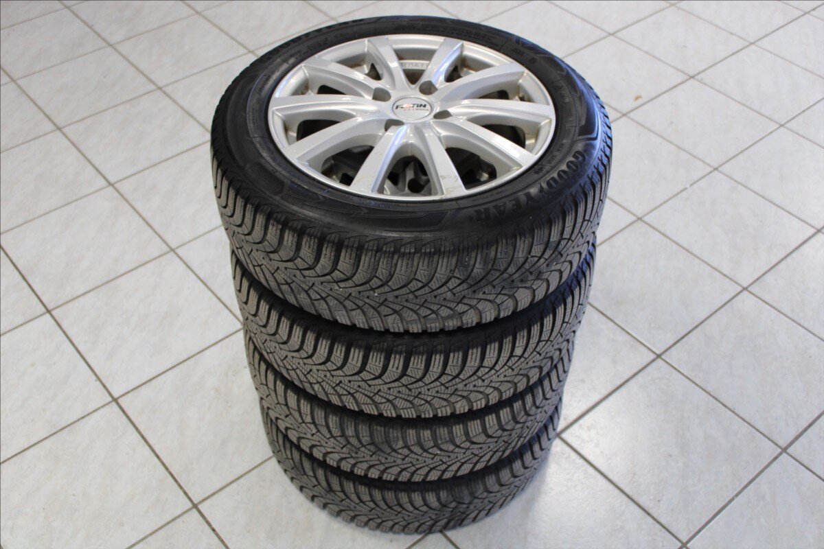 Opel Crossland X SUV / Terénní 1,2 l 61 kw