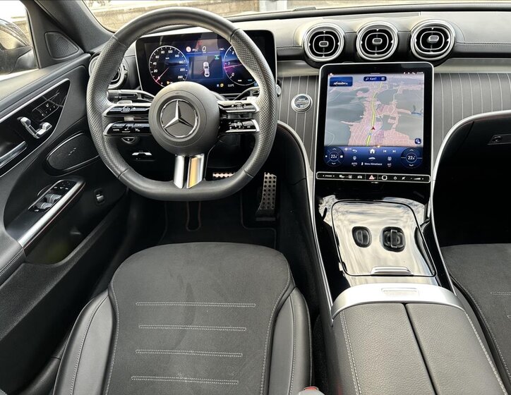 Mercedes-Benz Třídy C Sedan 2,0 l 147 kw