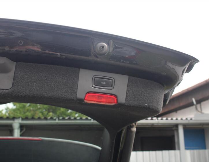 Porsche Cayenne SUV 4,1 l 283 kw