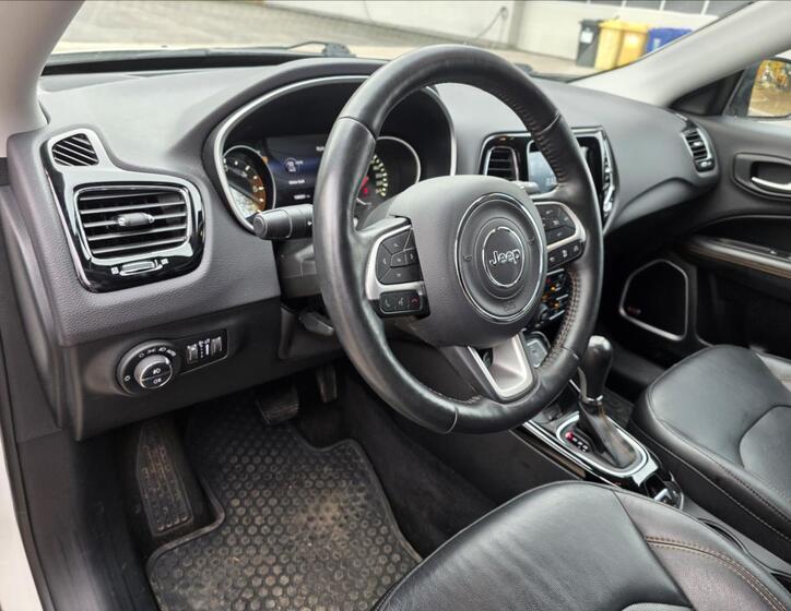 Jeep Compass 13