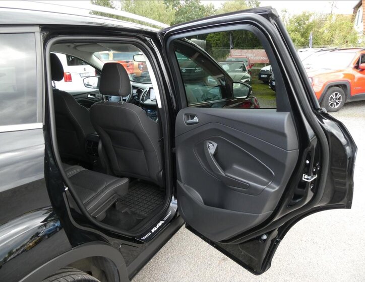 Ford Kuga SUV 1,5 l 110 kw