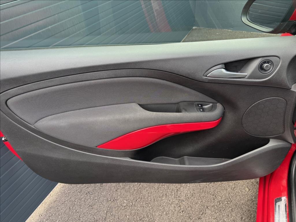 Opel Adam Hatchback 1,4 l 64 kw