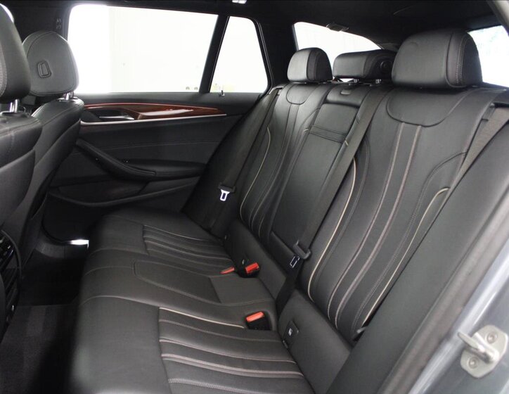 BMW Řada 5 Kombi 2,0 l 140 kw