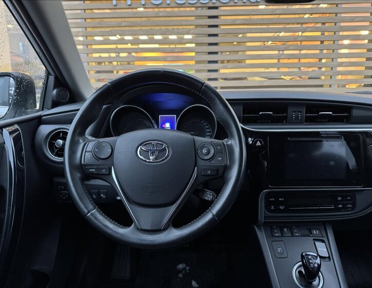 Toyota Auris Hatchback 1,8 l 73 kw