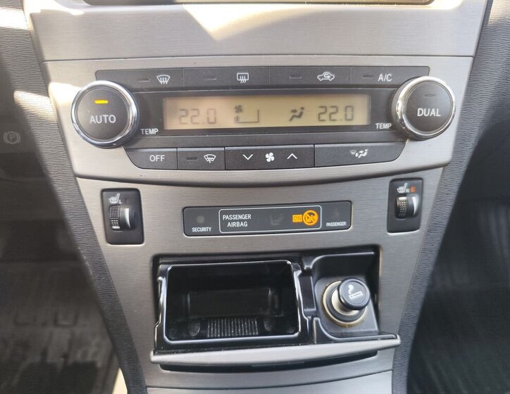 Toyota Avensis Kombi 2,0 l 93 kw