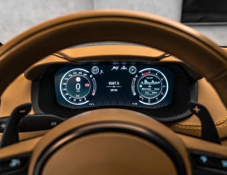 Aston Martin Ostatní SUV 4,0 l 520 kw