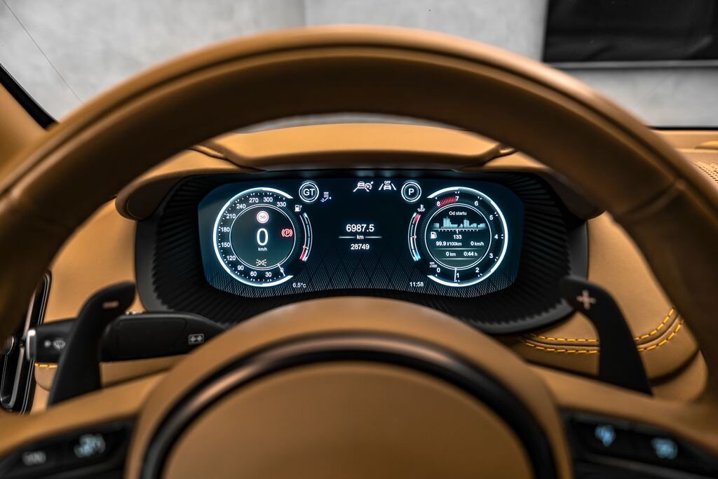 Aston Martin Ostatní SUV 4,0 l 520 kw