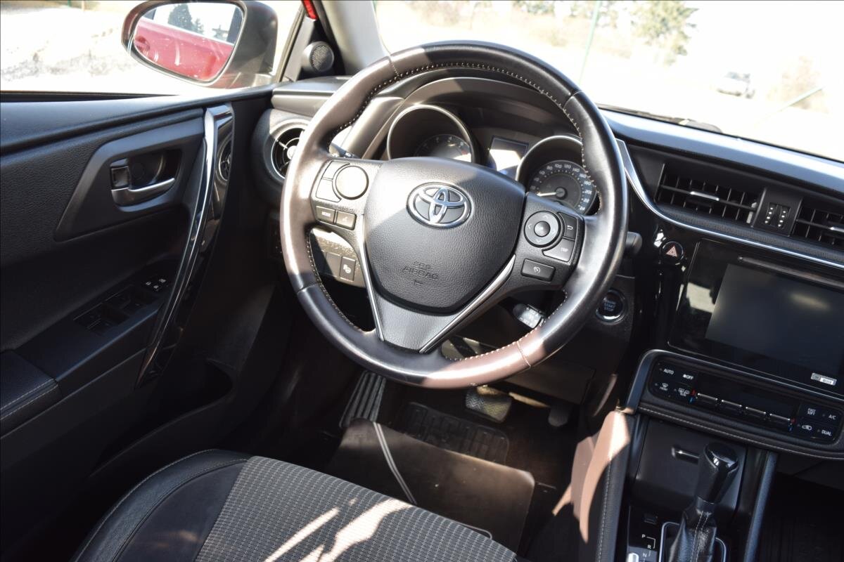 Toyota Auris Kombi 1,2 l 85 kw