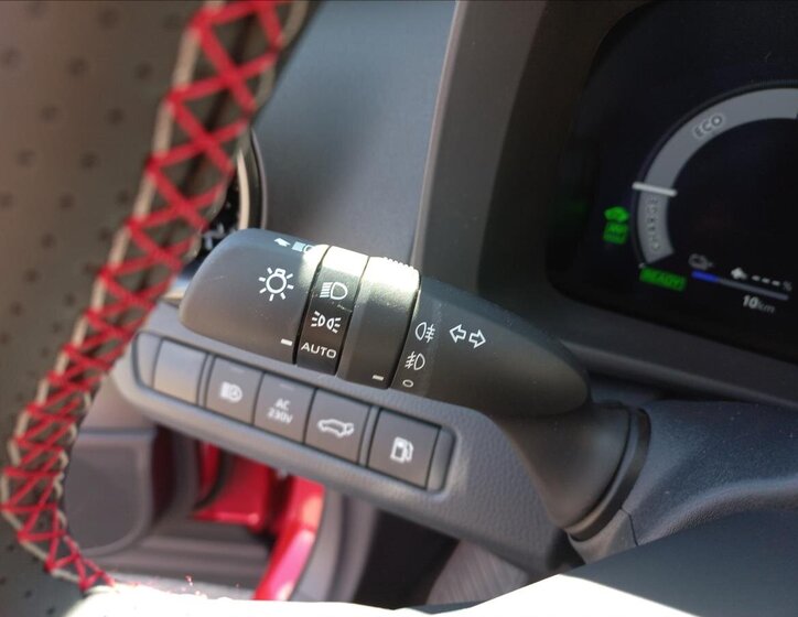 Toyota C-HR CUV 2,0 l 112 kw