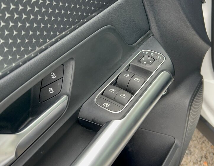 Mercedes-Benz GLA 24