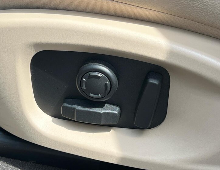 Jaguar F-Pace Kombi 2,0 l 132 kw