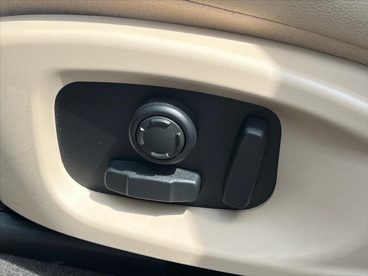 Jaguar F-Pace Kombi 2,0 l 132 kw