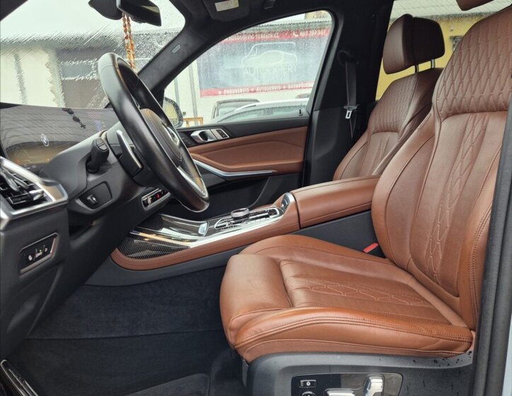 BMW X7 SUV / Terénní 3,0 l 250 kw