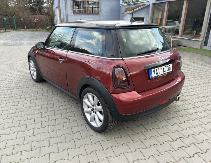 Mini Cooper Hatchback 1,6 l 80 kw