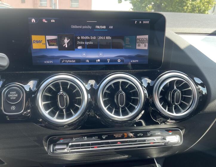 Mercedes-Benz GLA 11