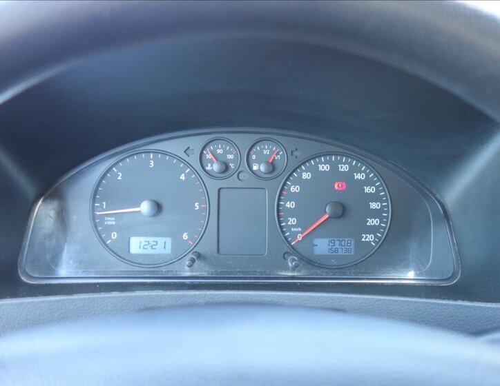 Volkswagen Transporter Kombi 2,5 l 96 kw