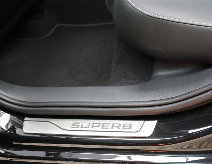 Škoda Superb Sedan / Limuzína 2,0 l 140 kw