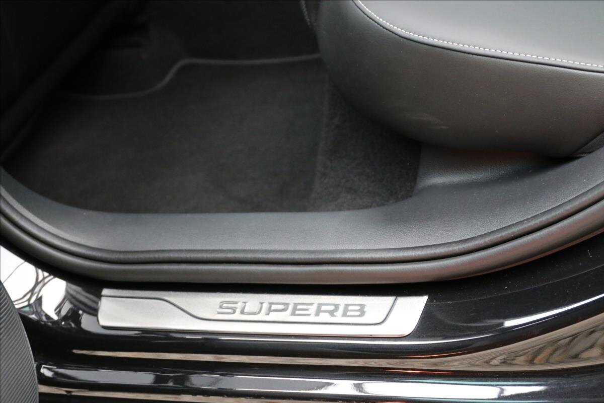 Škoda Superb Sedan / Limuzína 2,0 l 140 kw