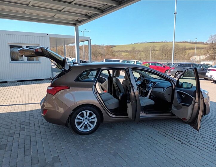 Hyundai i30 Kombi 1,6 l 99 kw