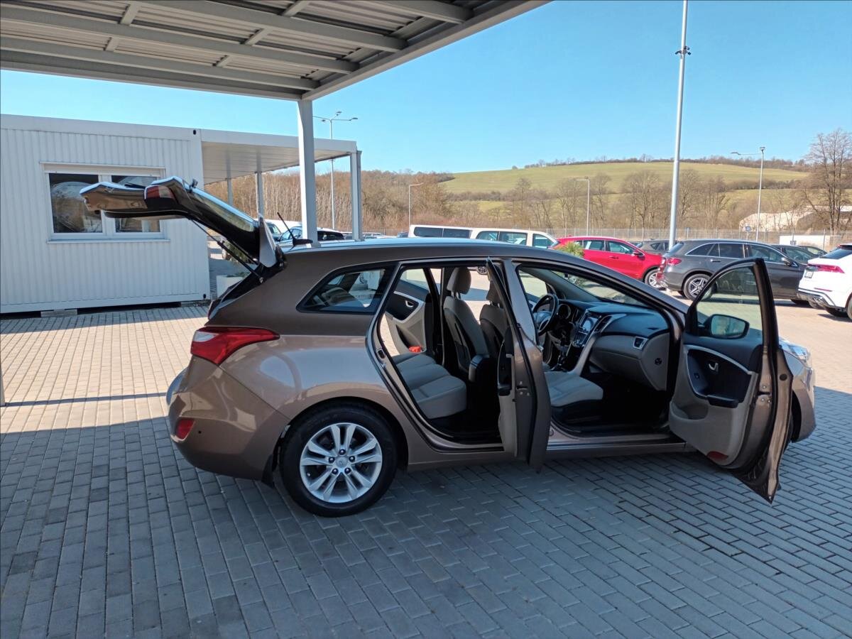 Hyundai i30 Kombi 1,6 l 99 kw